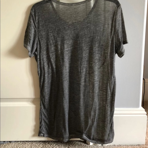 Elephant design tee - Picture 2 of 2